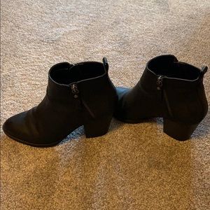 Size 9 Heeled Boots with Zipper